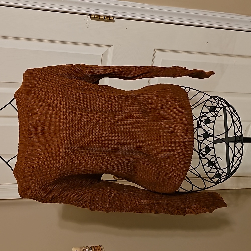Sweater - Picture 4 of 5